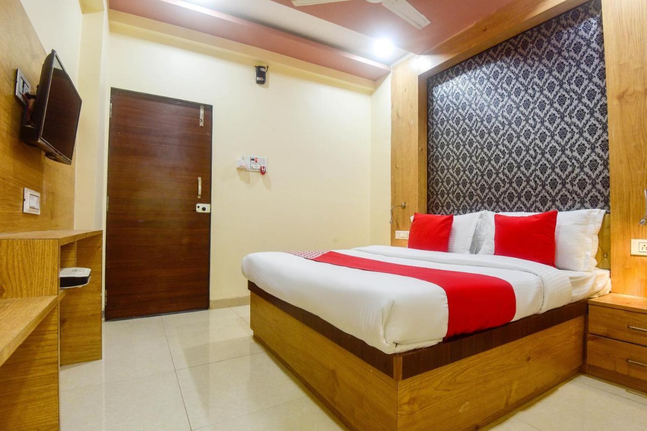 Hotel Oyo 60773 Ruchita Loadging & Boarding Mumbai Exterior foto