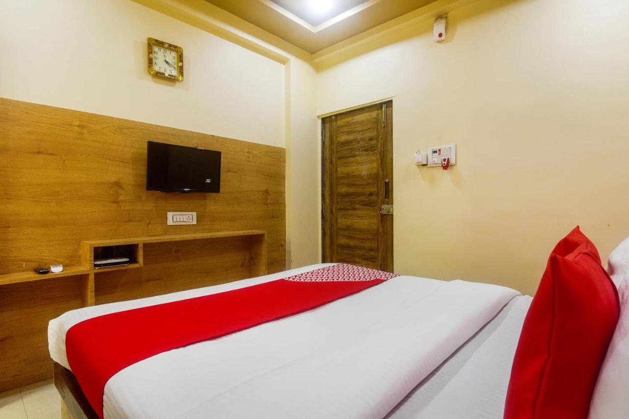 Hotel Oyo 60773 Ruchita Loadging & Boarding Mumbai Exterior foto