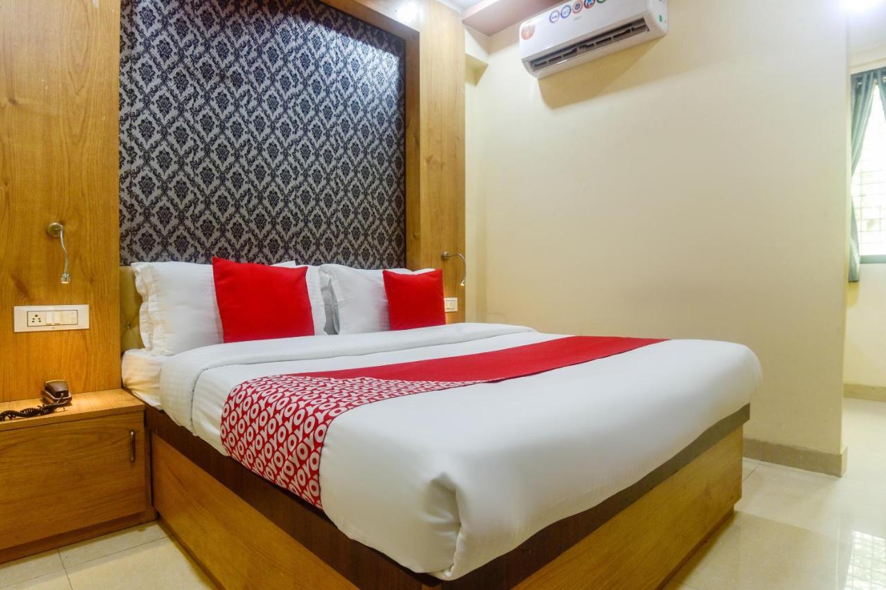 Hotel Oyo 60773 Ruchita Loadging & Boarding Mumbai Exterior foto